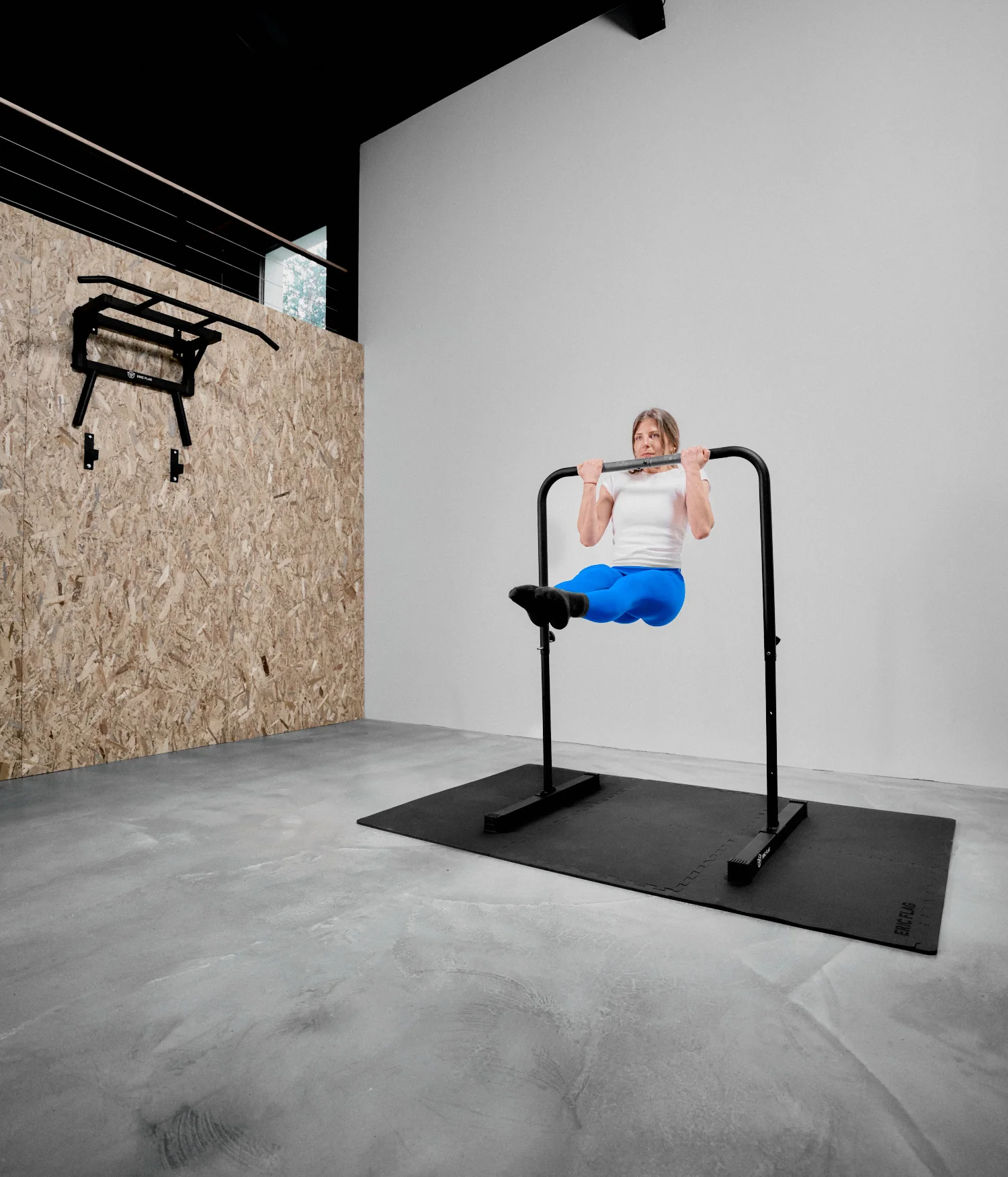 Levitate Bar - Image 8